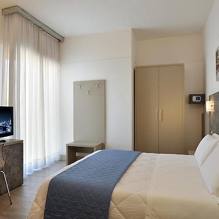 Hotel Tiberius Rimini Buitenkant foto