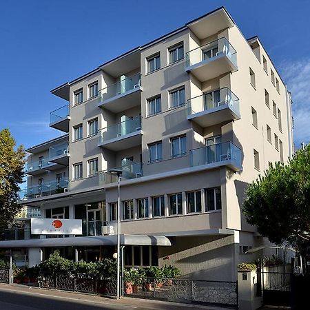 Hotel Tiberius Rimini Buitenkant foto