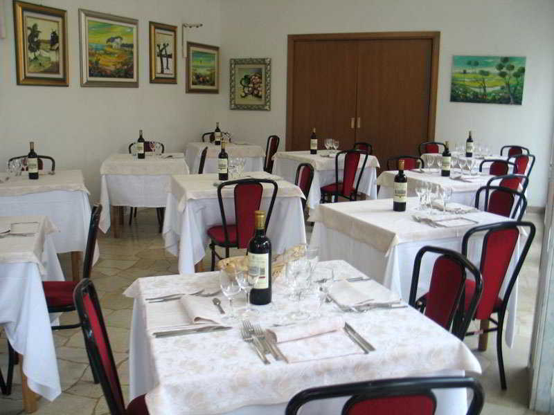 Hotel Tiberius Rimini Buitenkant foto