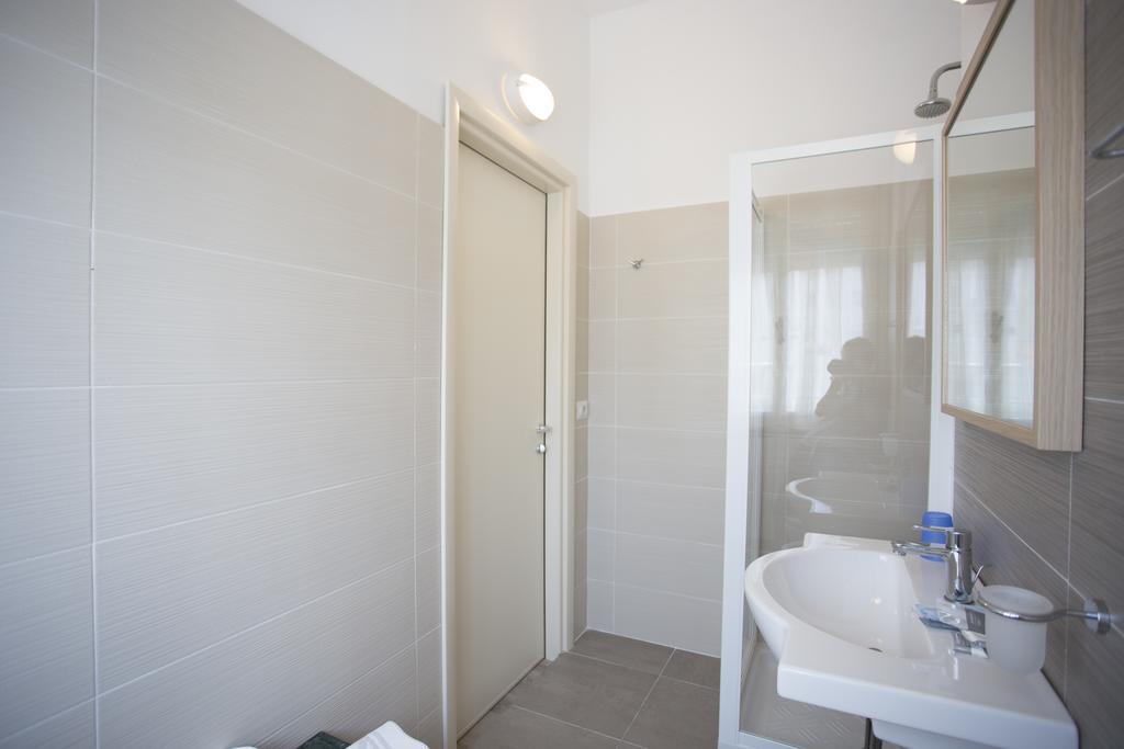 Hotel Tiberius Rimini Buitenkant foto