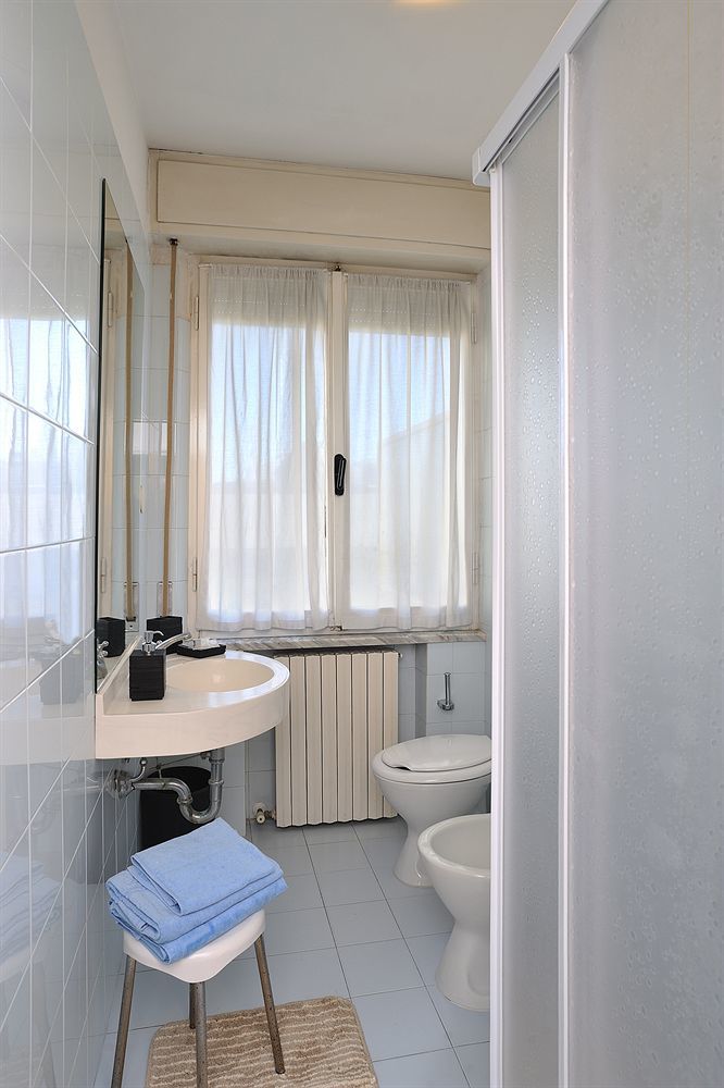 Hotel Tiberius Rimini Buitenkant foto